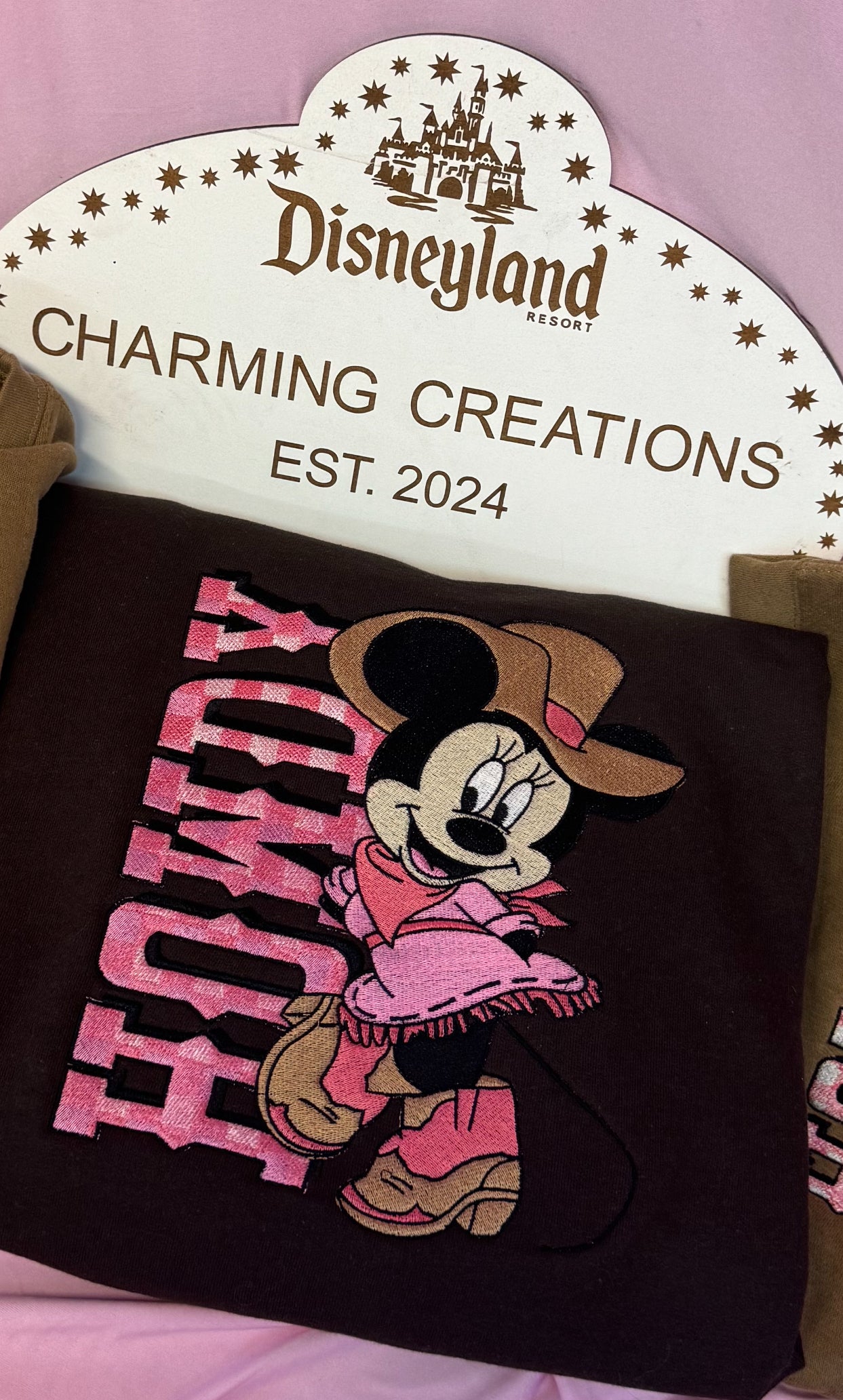 Howdy Adult (dark brown is shown in picture)